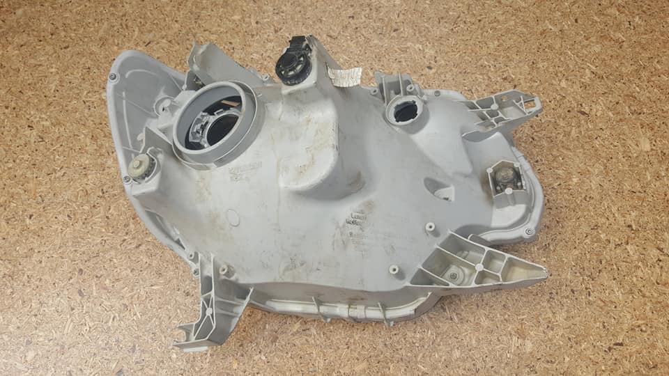 FARO DELANTERO IZQUIERDO TOYOTA TACOMA 2010 AL 2015